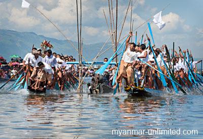 Boat race on Inle Lake during Phaung Daw U Pagoda Festival
@ Birgit Neiser