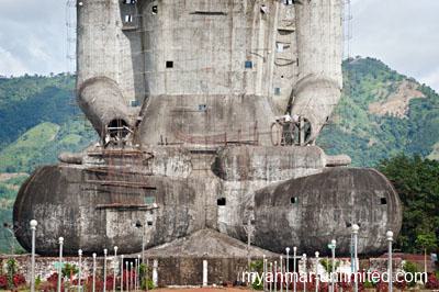 Concrete sitting Buddha, 80 metres high, under construction
@ Birgit Neiser